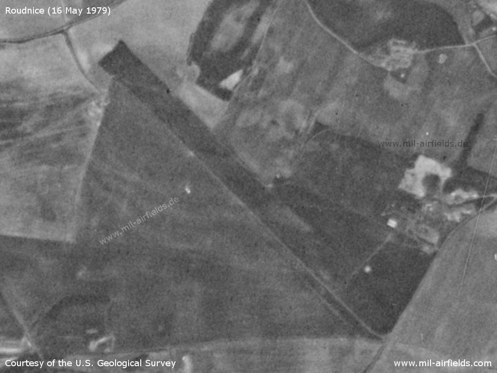 Flugplatz Roudnice nad Labem auf einem Satellitenbild 1979