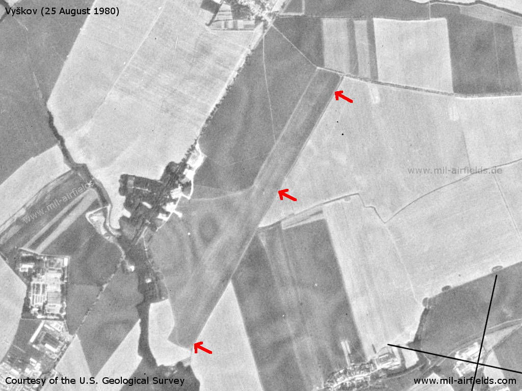 Flugplatz Vyškov, Tschechien, auf einem Satellitenbild 1980