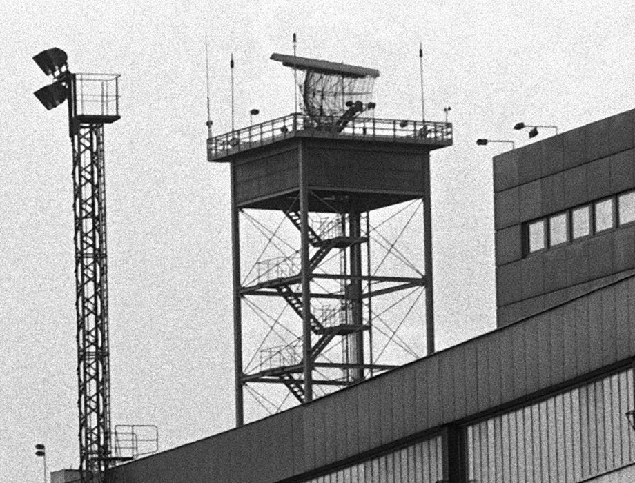 Rundsicht-Radar ASR am Flughafen Tempelhof