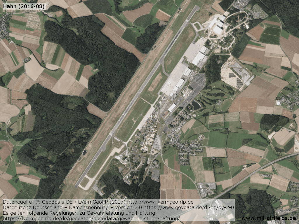 Luftbild vom Flughafen Hahn vom August 2016