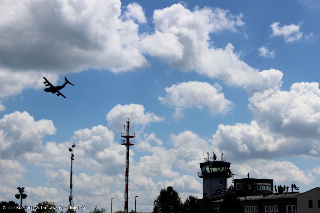 Landsberg: Tower und Airbus A400M Atlas