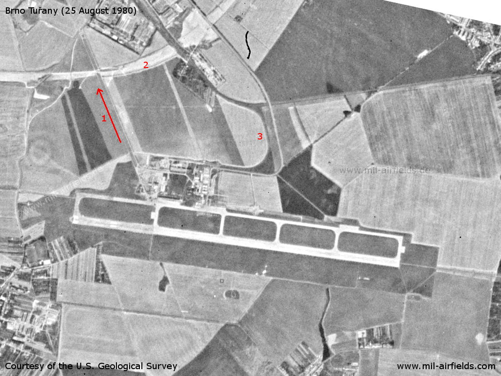 Flughafen Brno Tuřany, Tschechien, auf einem Satellitenbild 1980