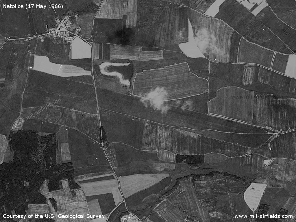 Flugplatz Netolice, Tschechien, auf einem Satellitenbild1966