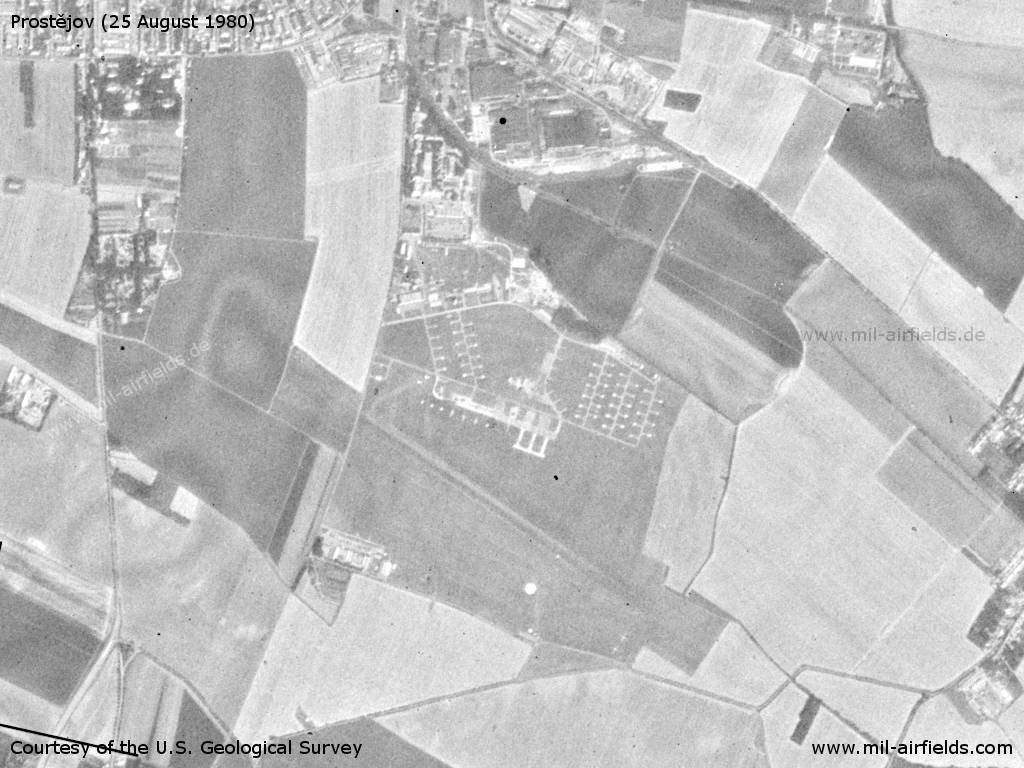 Flugplatz Prostějov auf einem Satellitenbild 1980