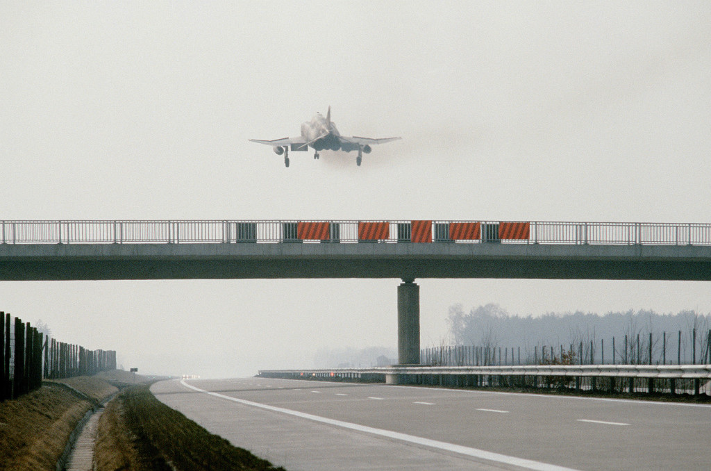 F-4 Phantom im Anflug