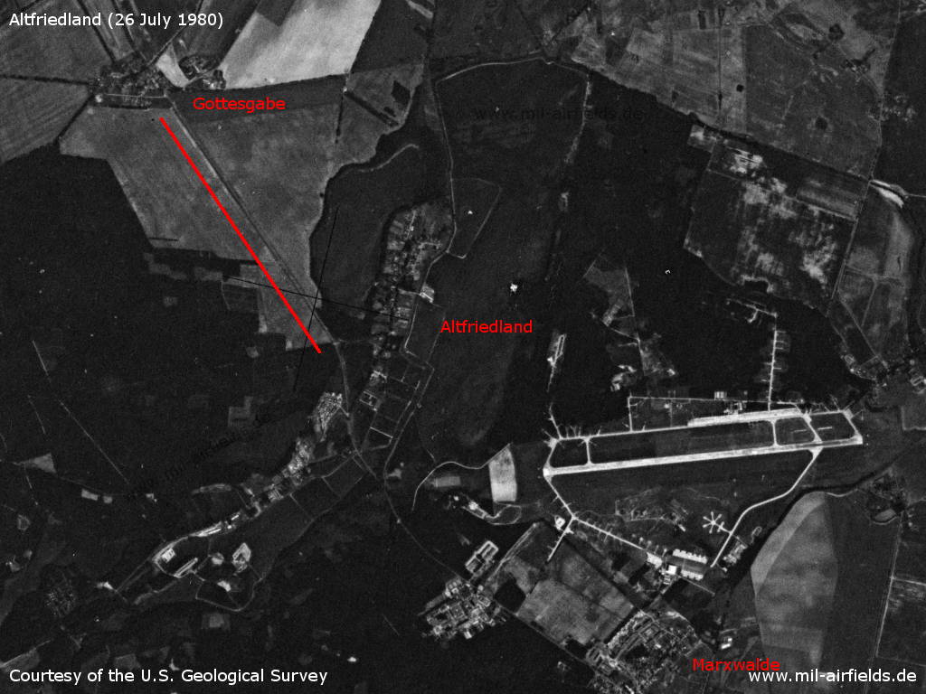 Straßenlande<wbr>abschnitt F 167 Altfriedland Gottesgabe auf einem Satellitenbild 1980