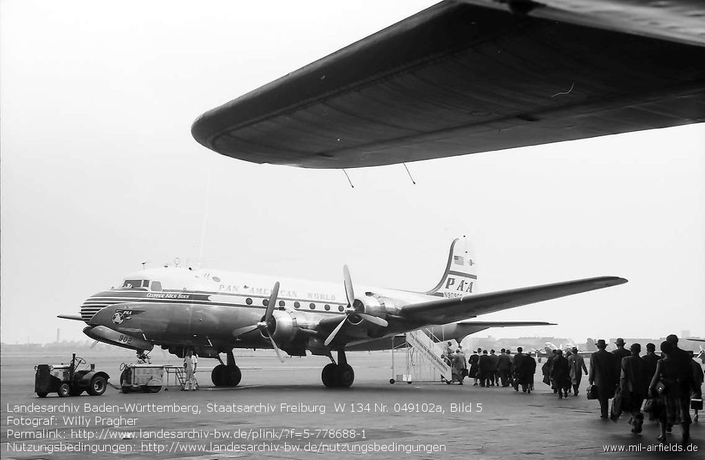 C-54 Skymaster (Douglas DC-4) der Pan American World Airways (PAA) N90902 