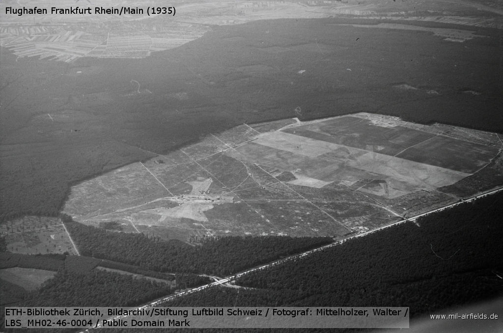 Aerial picture: Construction of the airship hangar Frankfurt Rhein/Main (1935)