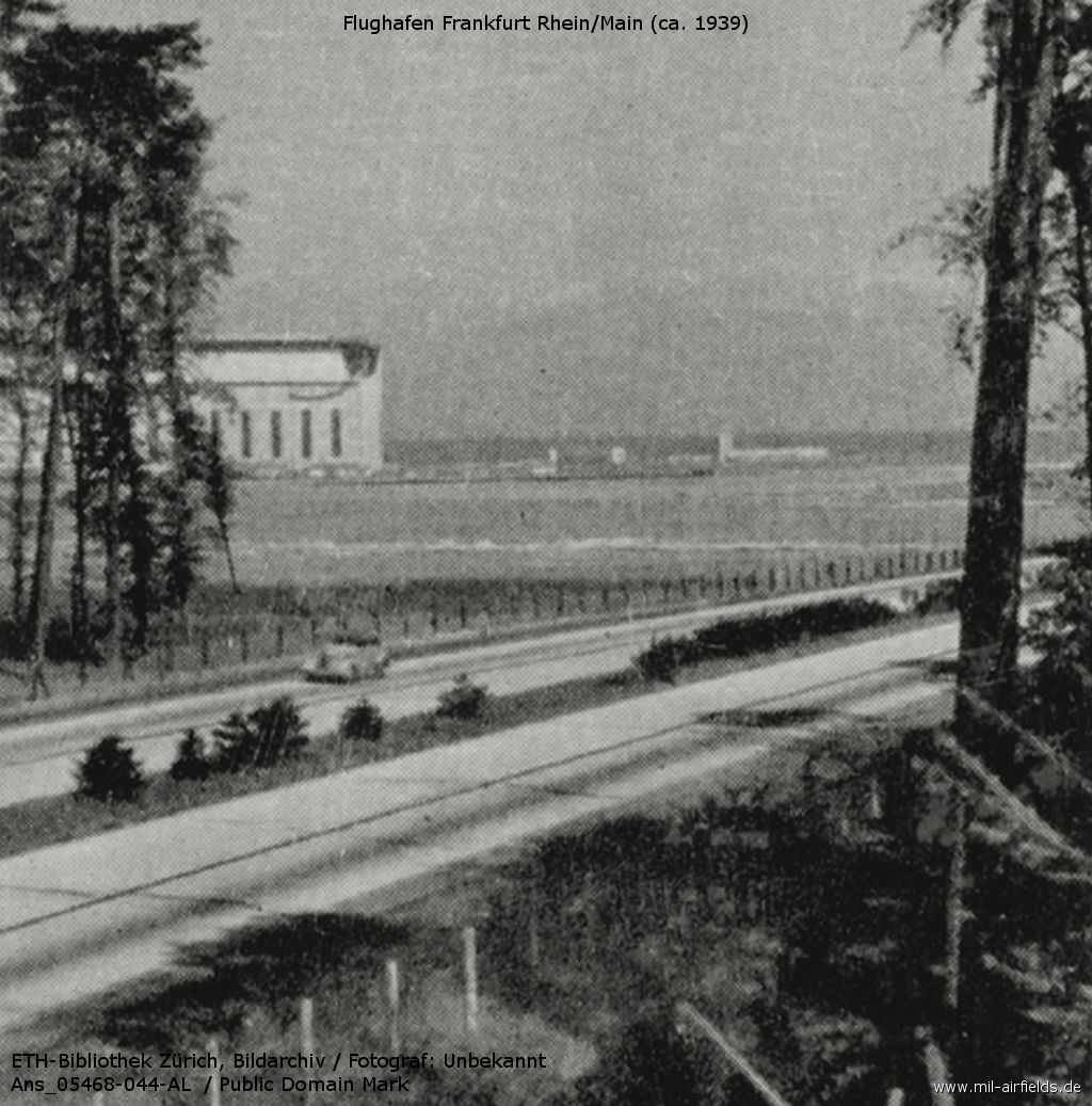 Picture of Frankfurt Rhein/Main Airport with airship hangar and autobahn, ca. 1939