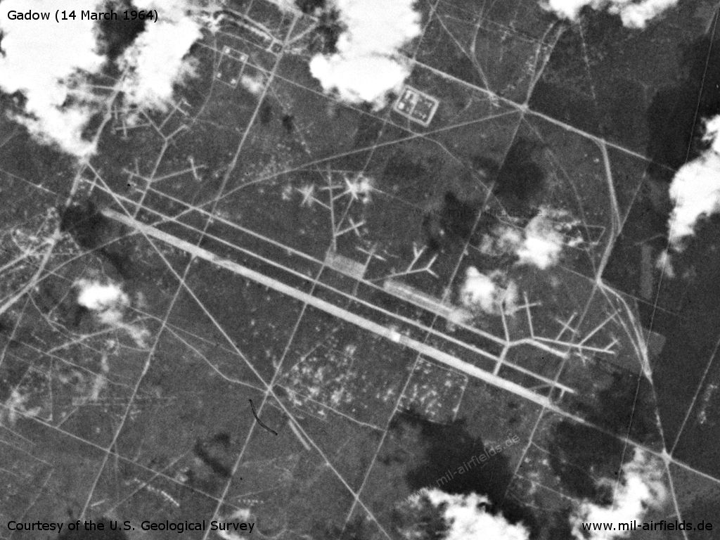 Flugplatz-Imitation Gadow auf einem Satellitenbild 1964