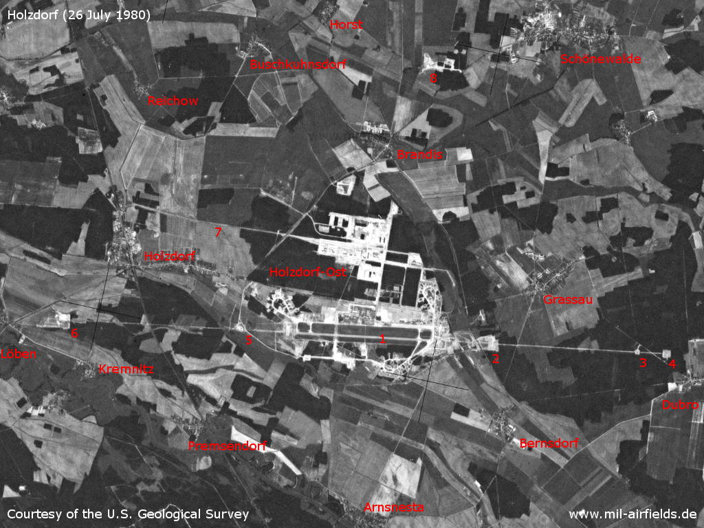 Flugplatz Holzdorf auf einem Satellitenbild 1980