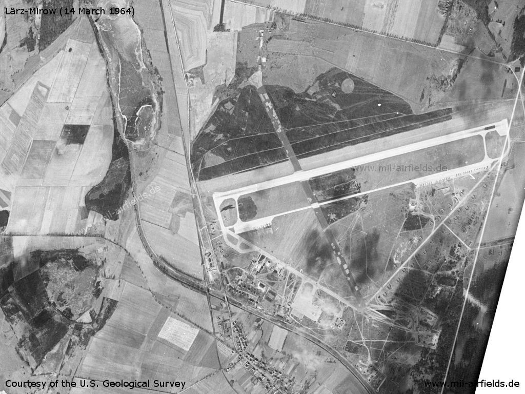 Sowjetischer Flugplatz Mirow Lärz auf einem Satellitenbild 1964