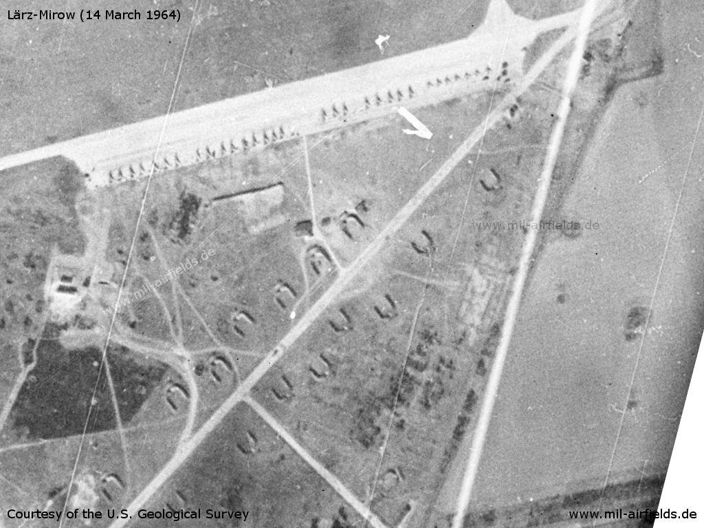 Vorstartlinie in Lärz, sowjetische Kampfflugzeuge