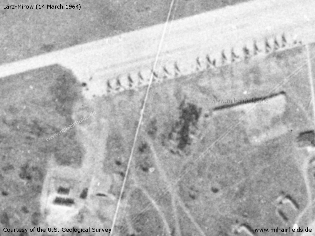 Sowjetische Flugzeuge Flugplatz Mirow