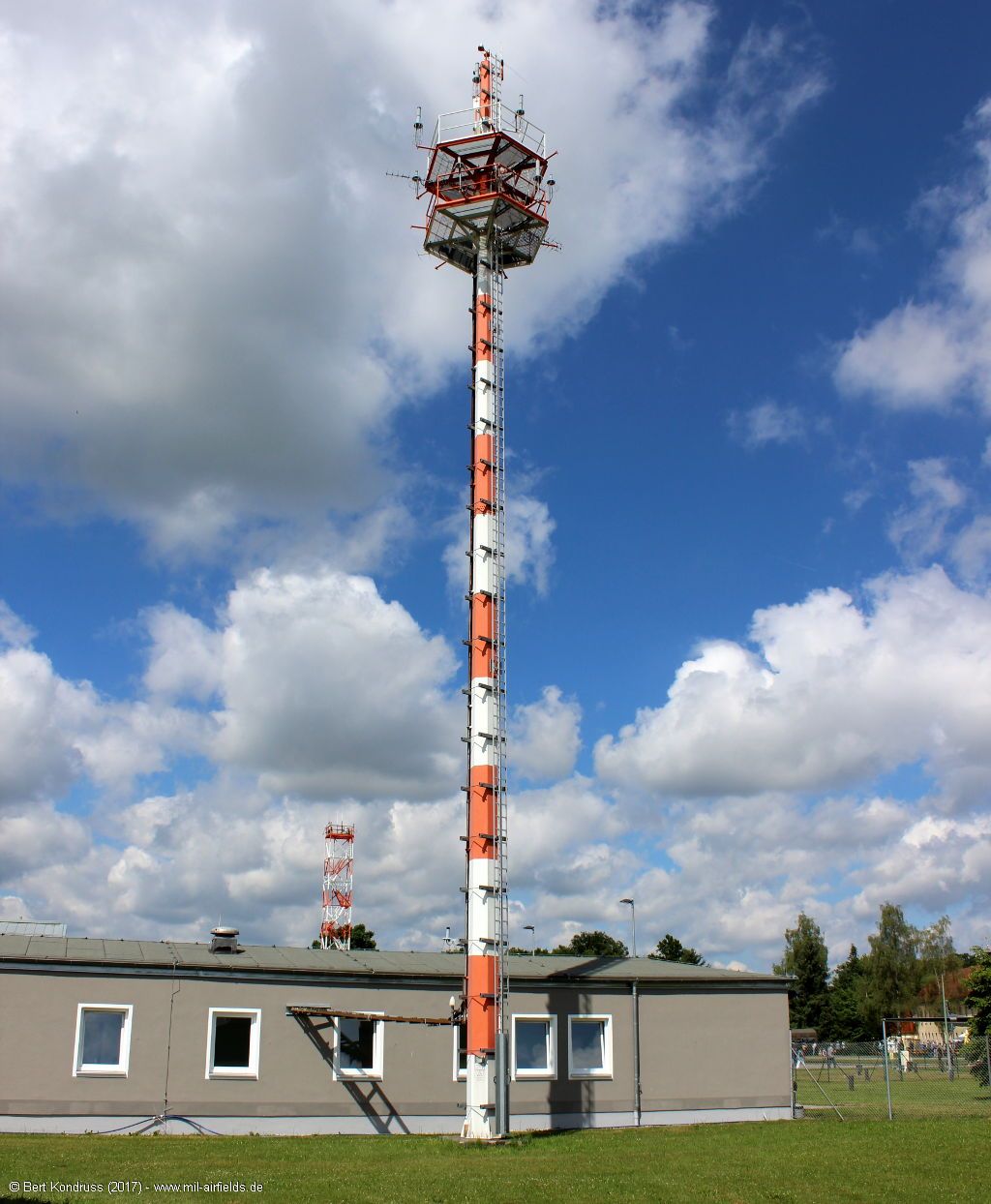 Antennen-Träger
