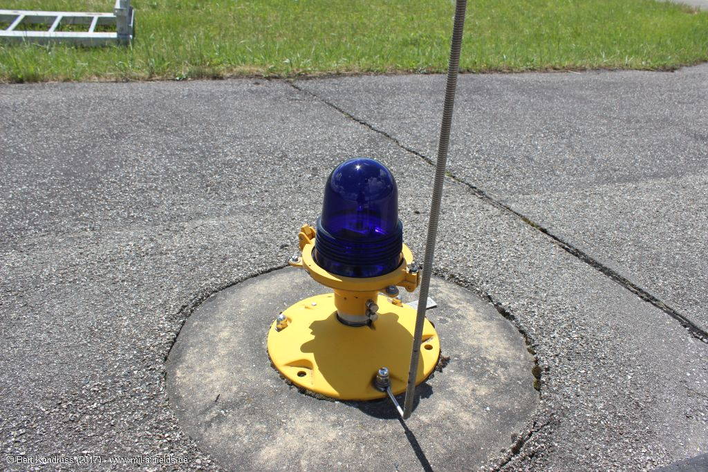 Taxiway light