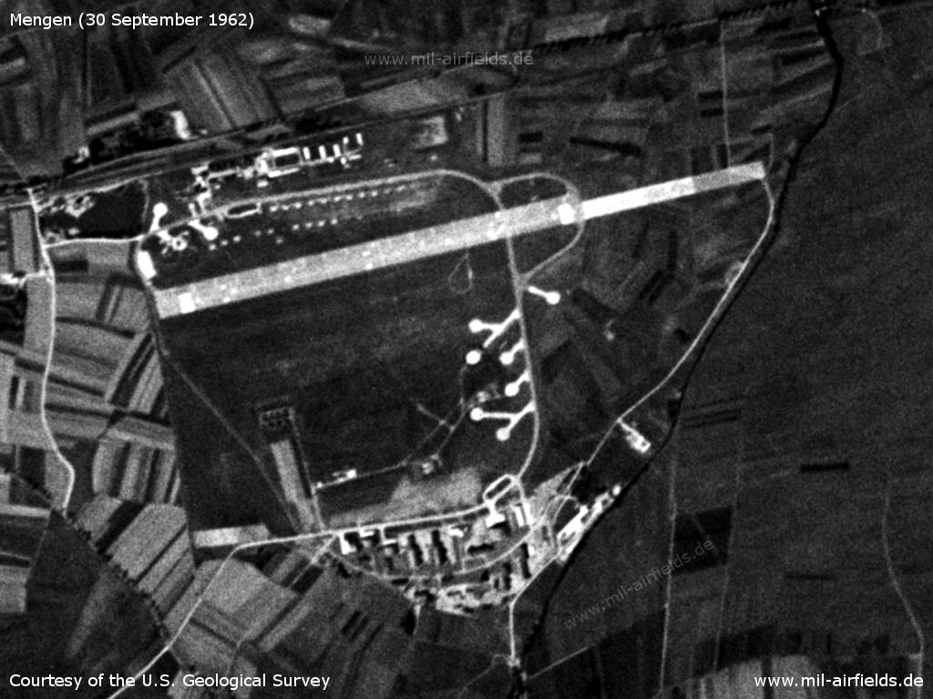 Flugplatz Mengen auf einem Satellitenbild 1962