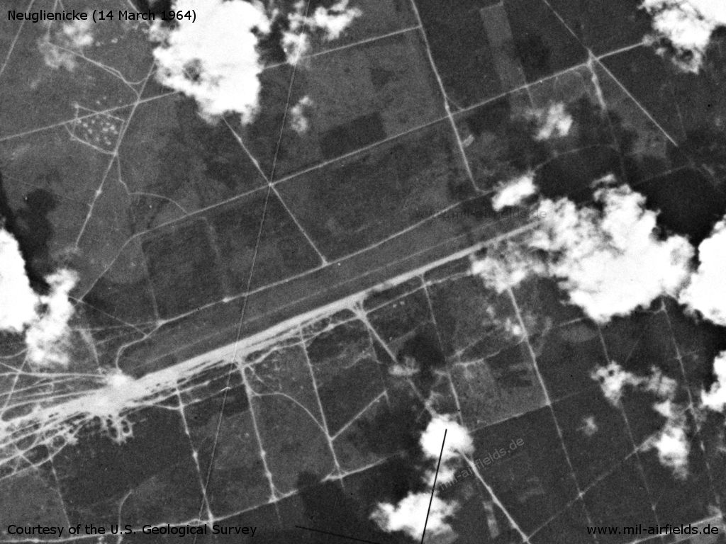Flugplatz Neuglienicke auf einem Satellitenbild 1964