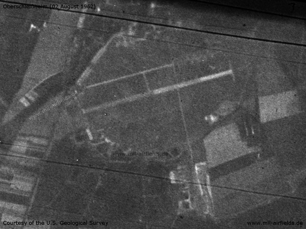 Flugplatz Oberschleißheim auf einem Satellitenbild ...