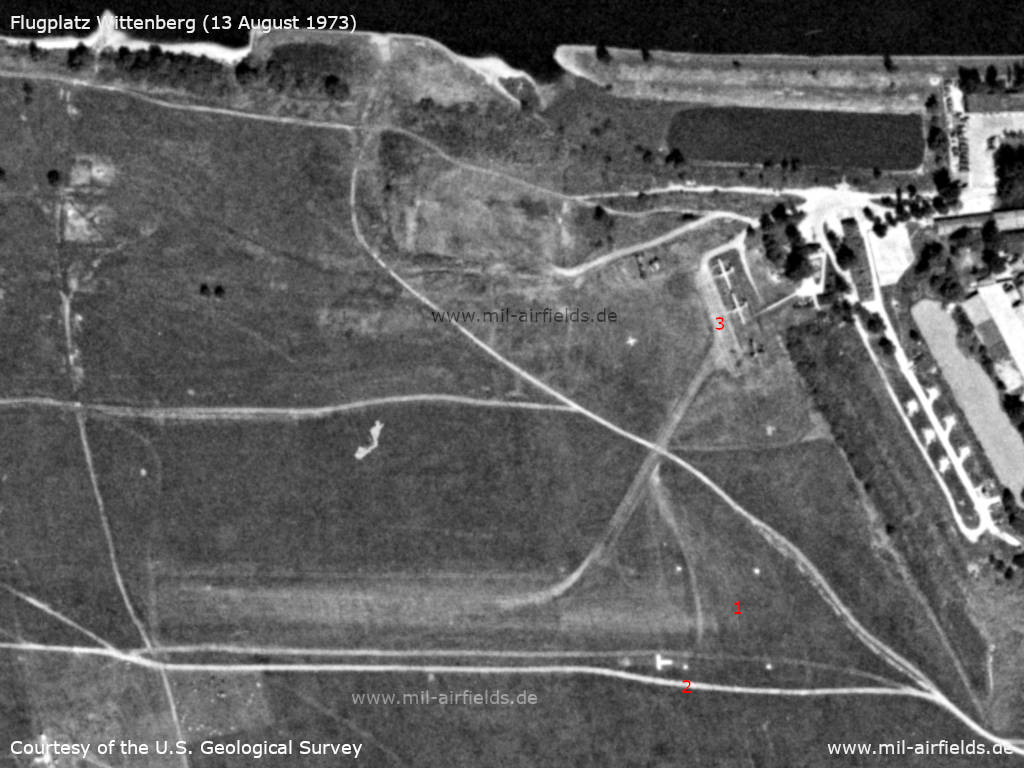 Lutherstadt Wittenberg airfield 1973: runway, airplanes