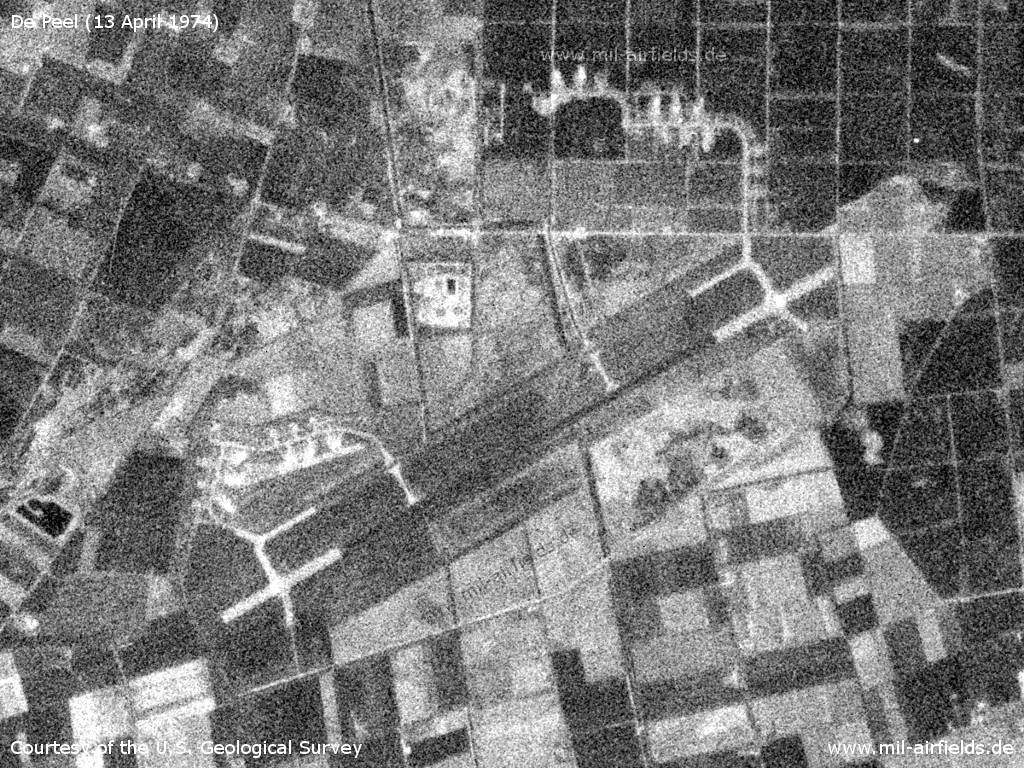 Flugplatz De Peel auf einem Satellitenbild 1974