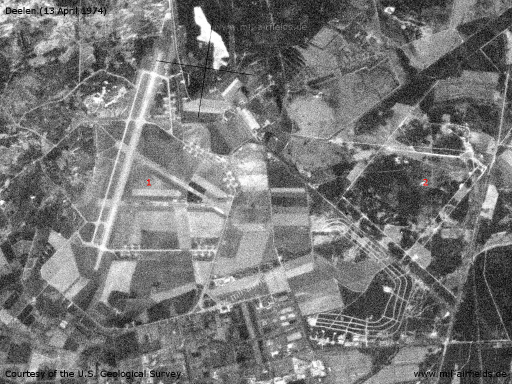 Deelen und Schaarsbergen bei Arnhem auf einem Satellitenbild 1974