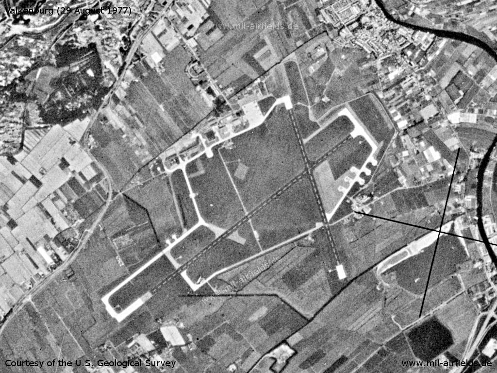 Flugplatz Valkenburg auf einem Satellitenbild 1977