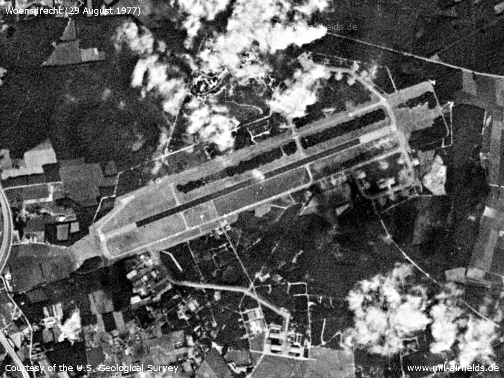 Flugplatz Woensdrecht auf einem Satellitenbild 1977