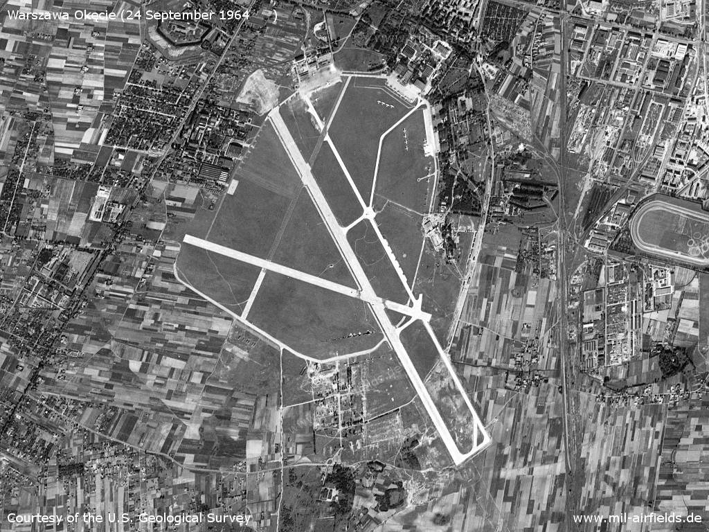 Flughafen Warschau Okęcie auf einem Satellitenbild 1964